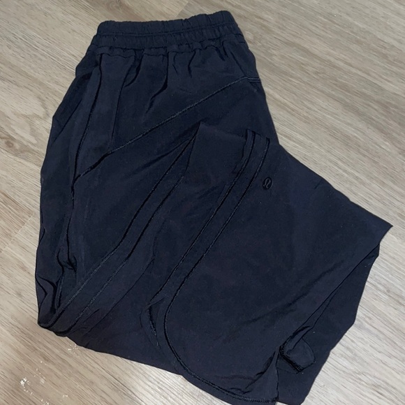Lulu lemon black pants!! - Picture 1 of 2